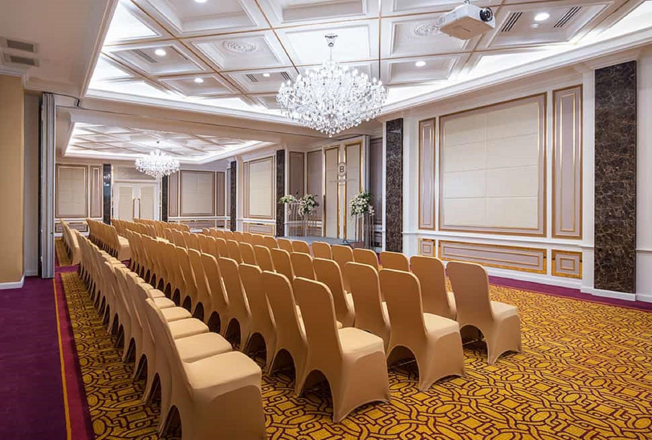 The Berkeley Hotel Pratunam Бангкок Экстерьер фото The ballroom