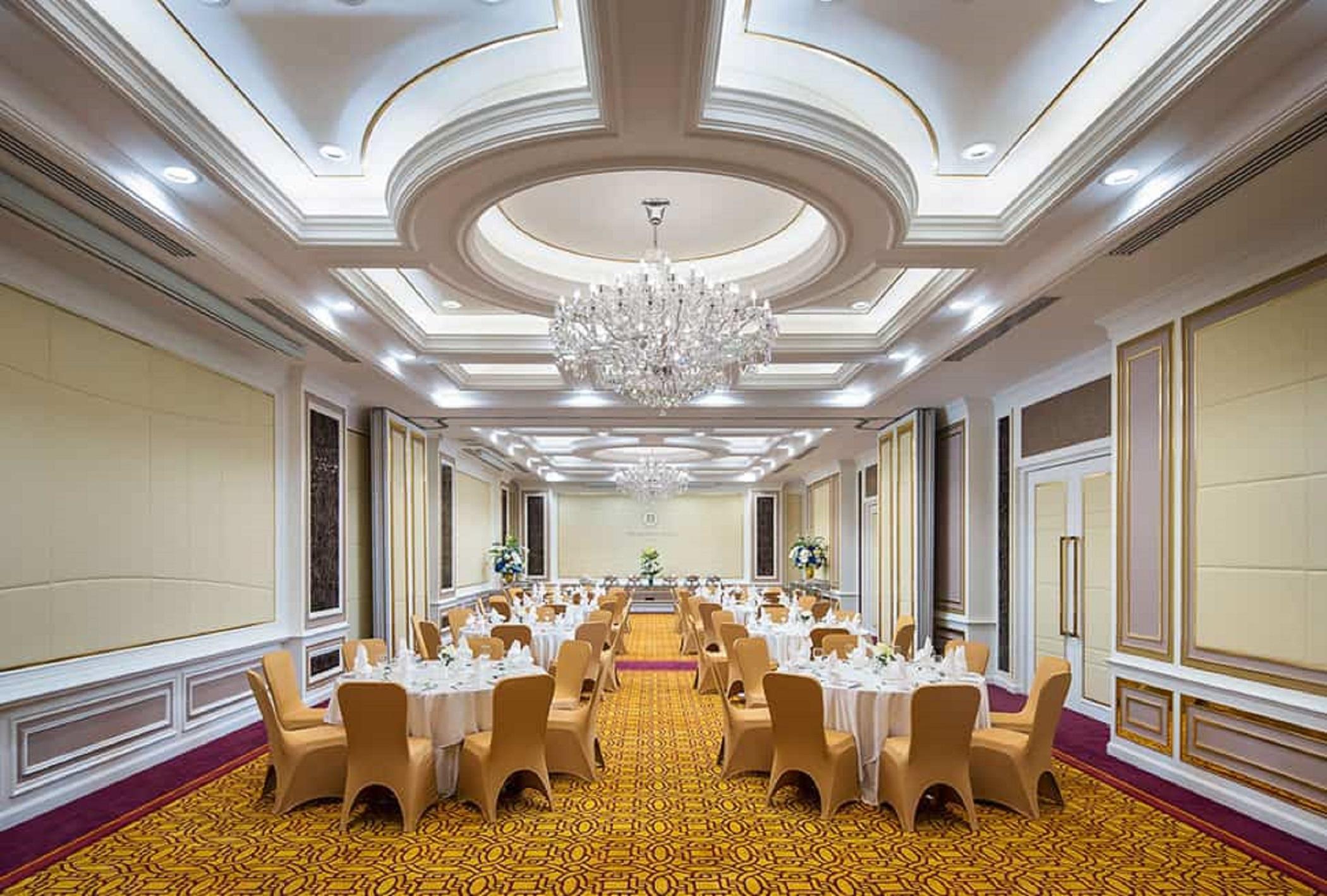The Berkeley Hotel Pratunam Бангкок Экстерьер фото The ballroom
