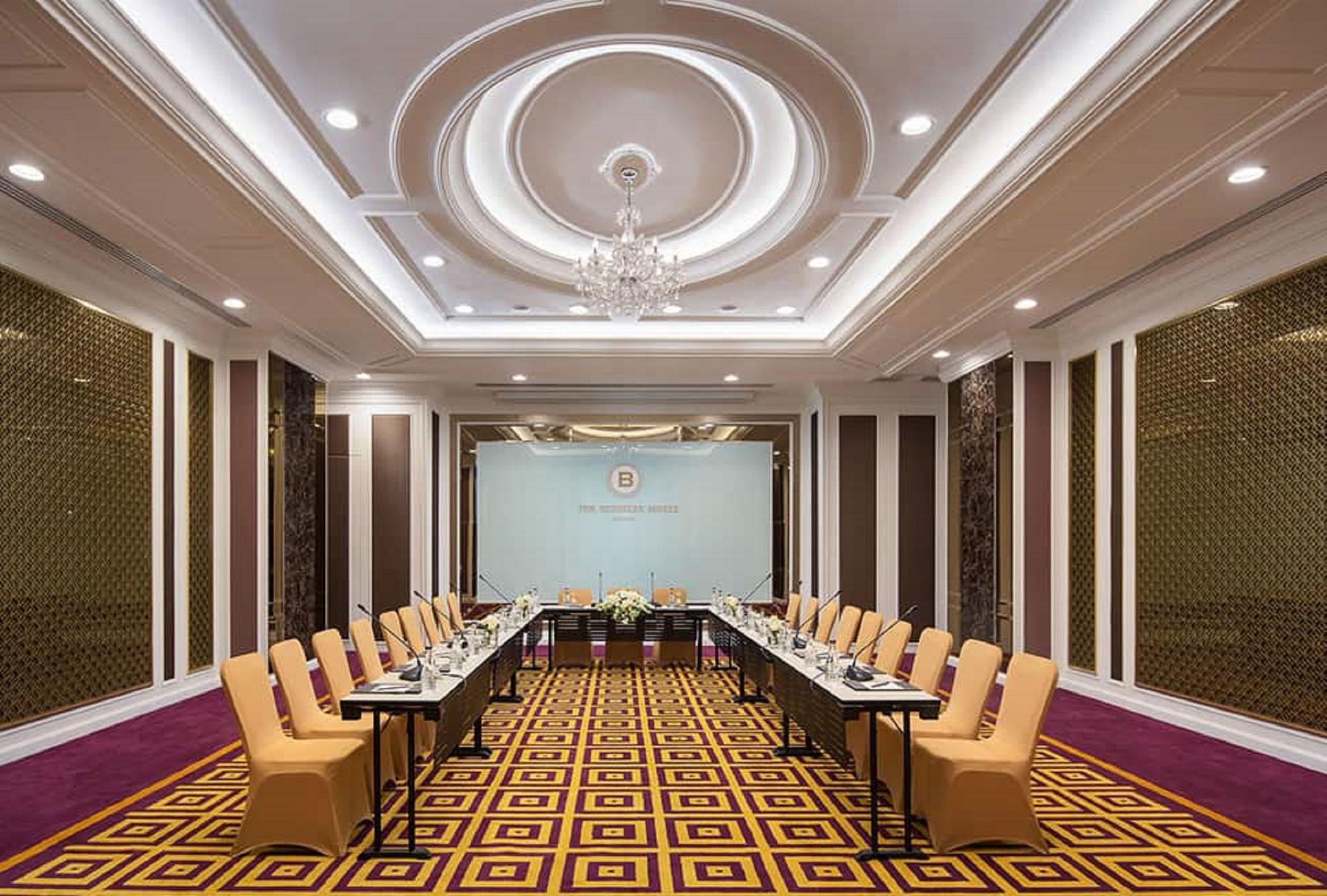The Berkeley Hotel Pratunam Бангкок Экстерьер фото Meeting room