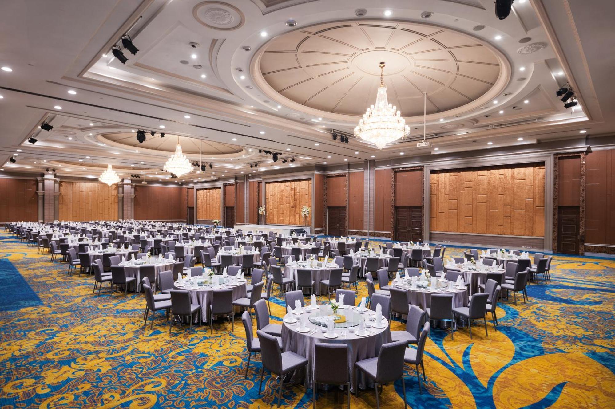 The Berkeley Hotel Pratunam Бангкок Экстерьер фото The Grand Ballroom