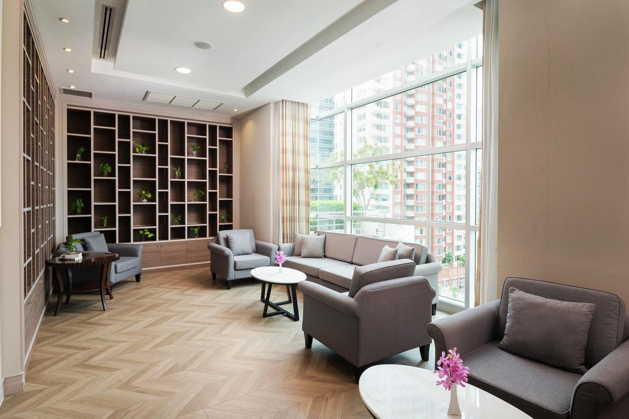 The Berkeley Hotel Pratunam Бангкок Экстерьер фото Club House