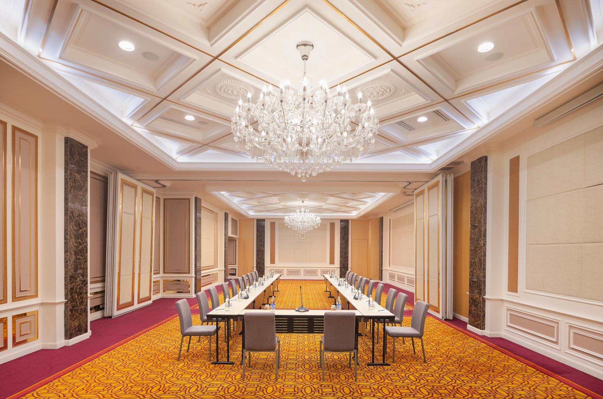 The Berkeley Hotel Pratunam Бангкок Экстерьер фото Meeting room