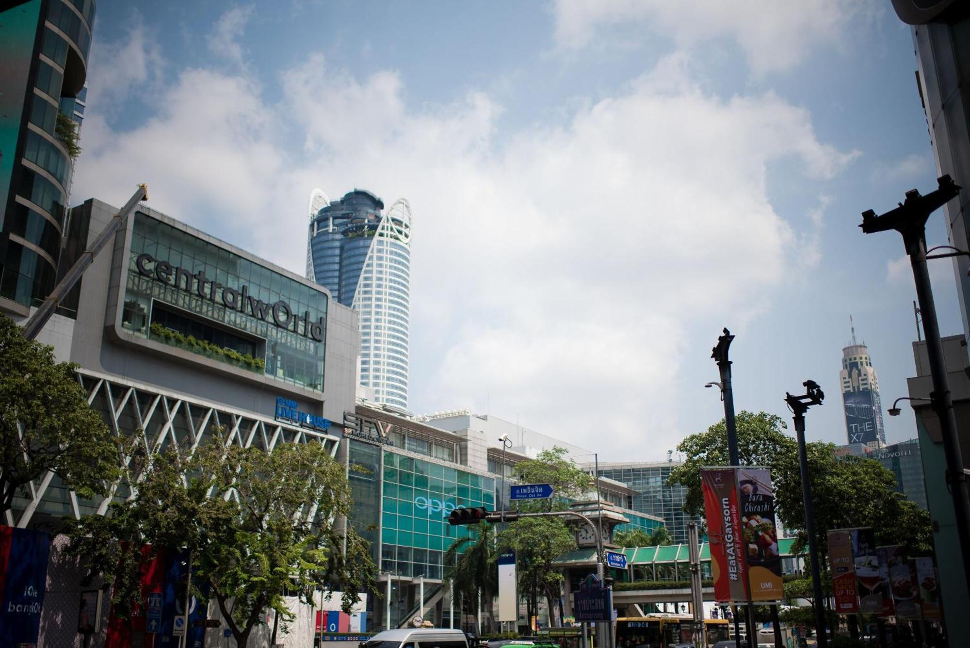 The Berkeley Hotel Pratunam Бангкок Экстерьер фото CentralPlaza at Ratchada