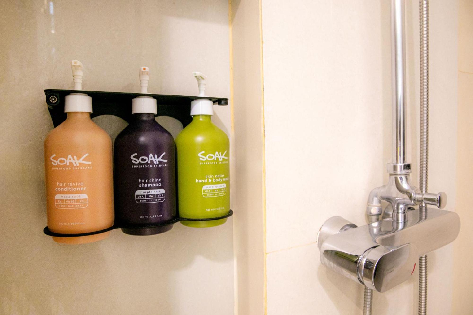 The Berkeley Hotel Pratunam Бангкок Экстерьер фото Solk products