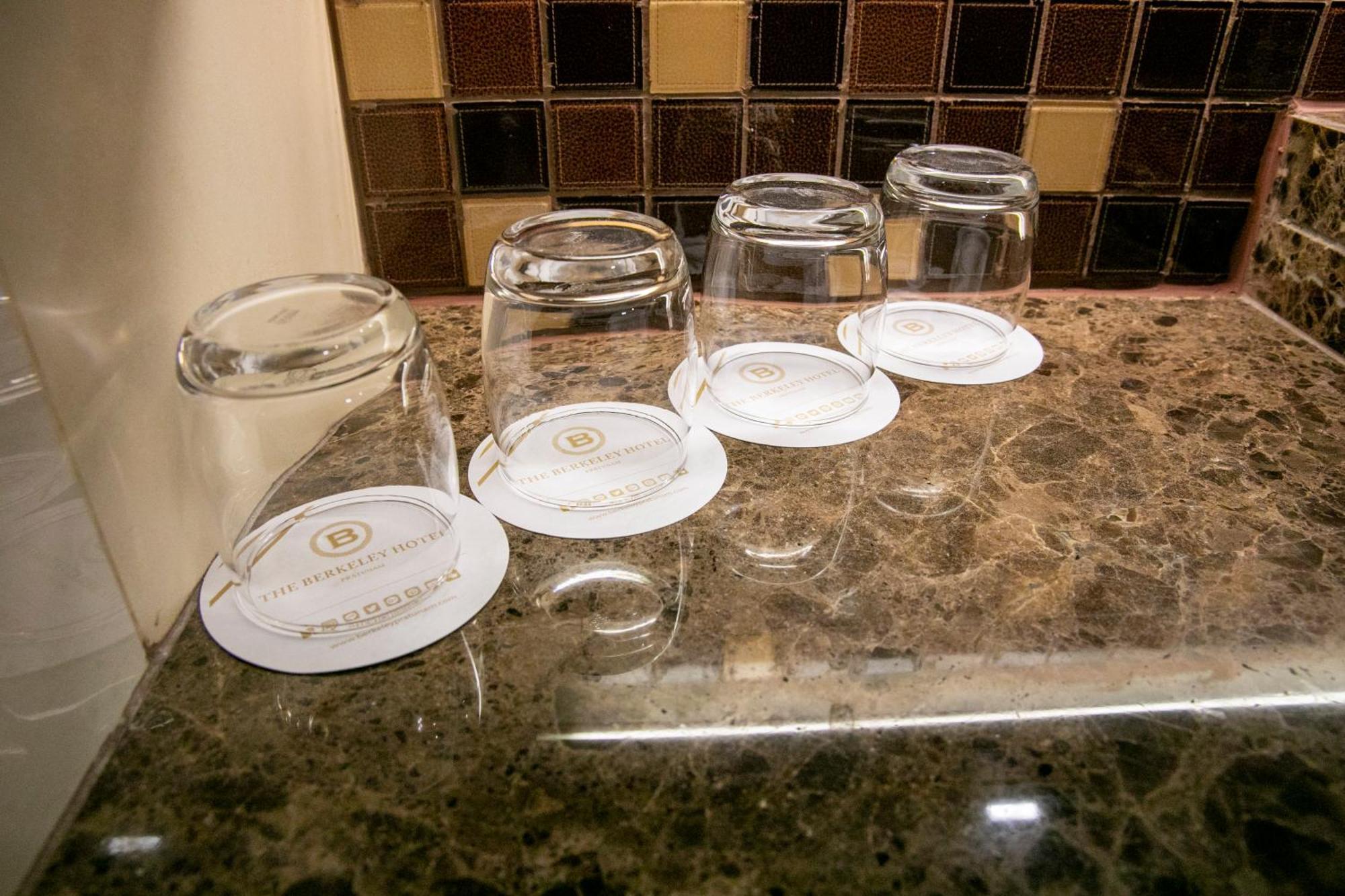 The Berkeley Hotel Pratunam Бангкок Экстерьер фото Empty spice jars