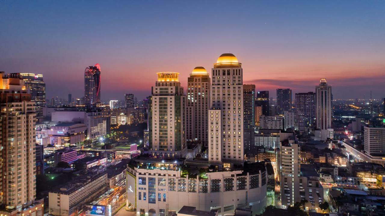The Berkeley Hotel Pratunam Бангкок Экстерьер фото The Imperial at night