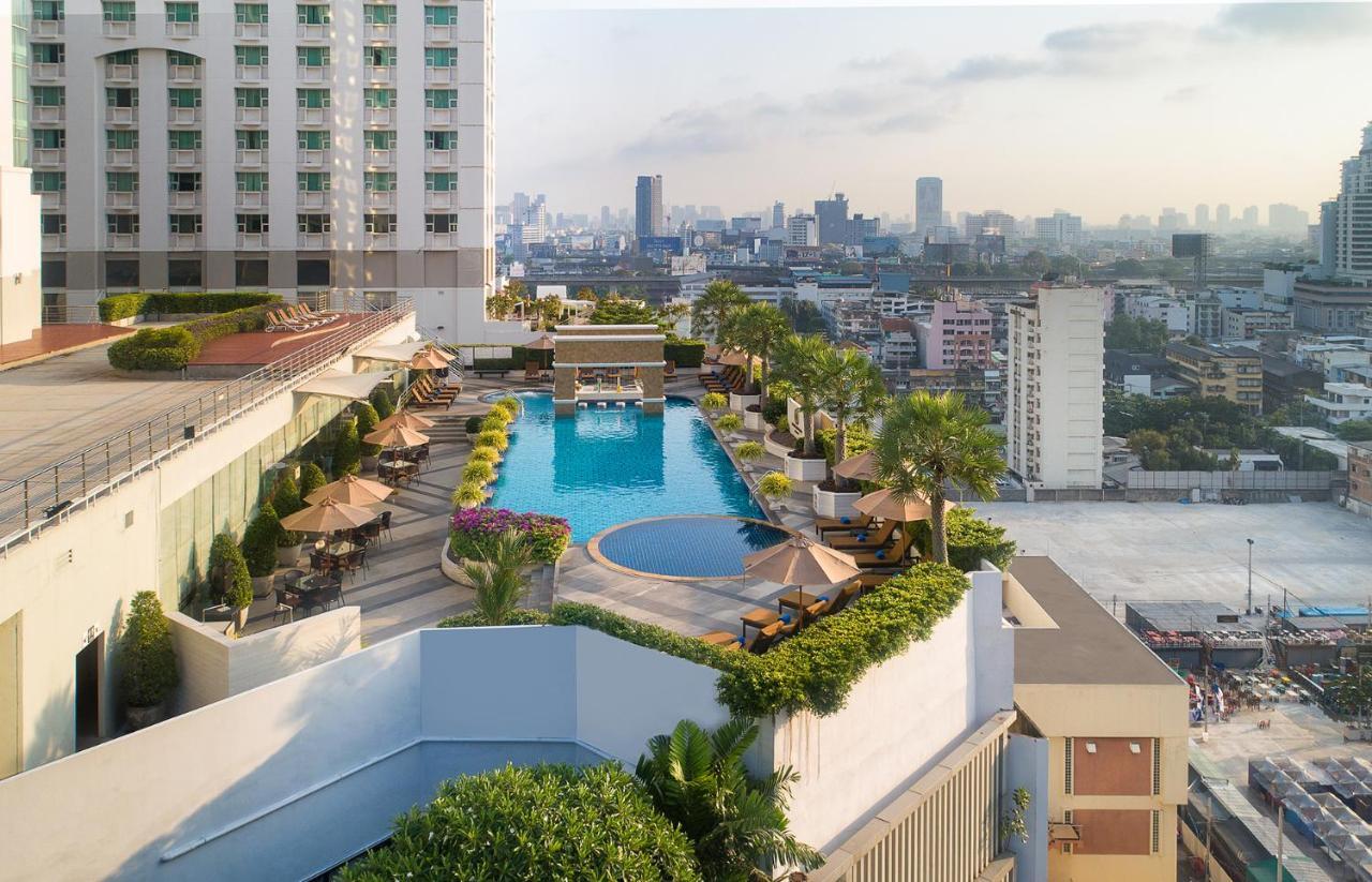 The Berkeley Hotel Pratunam Бангкок Экстерьер фото The rooftop pool at The Park, Bangkok